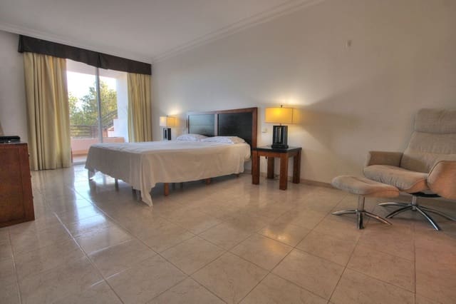 3 chambre Appartement à vendre à Riviera del Sol, Mijas avec piscine garage - 850 000 € (Ref: 8683053)