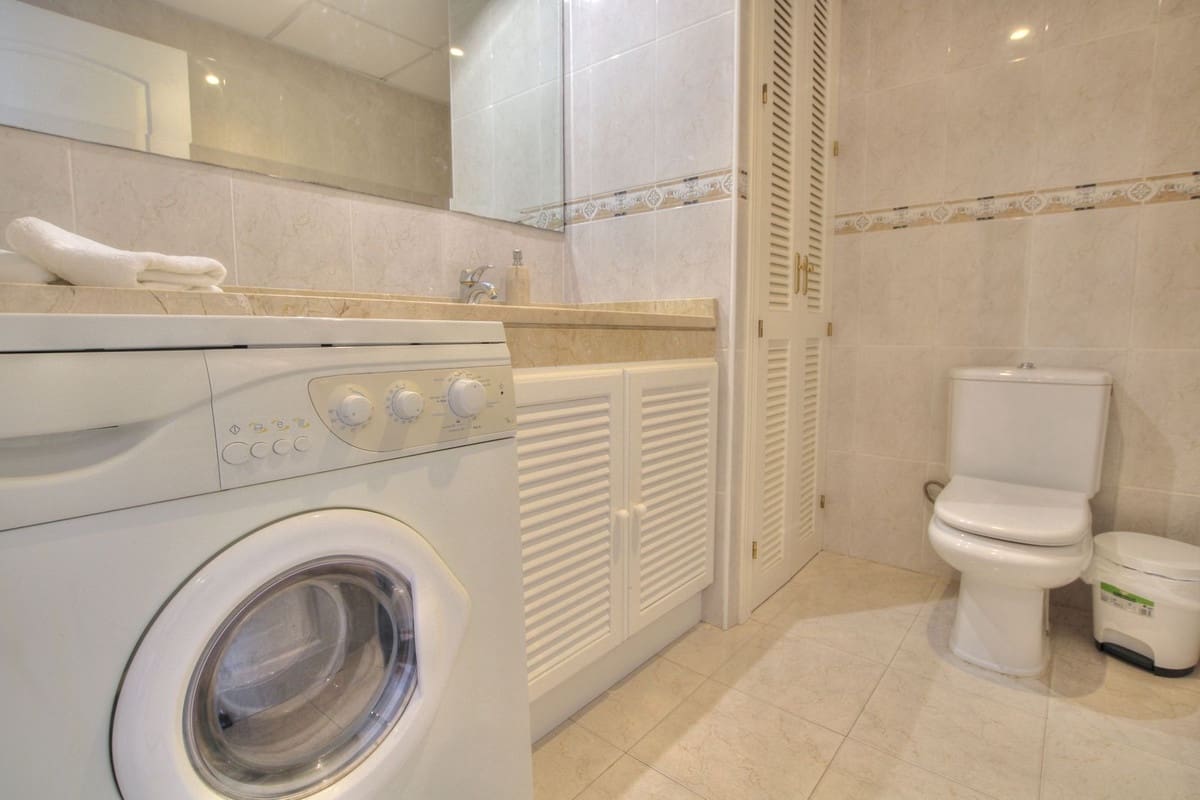 3 sypialnia Apartament na sprzedaż w Riviera del Sol z basenem garażem - 850 000 € (Ref: 8683053)