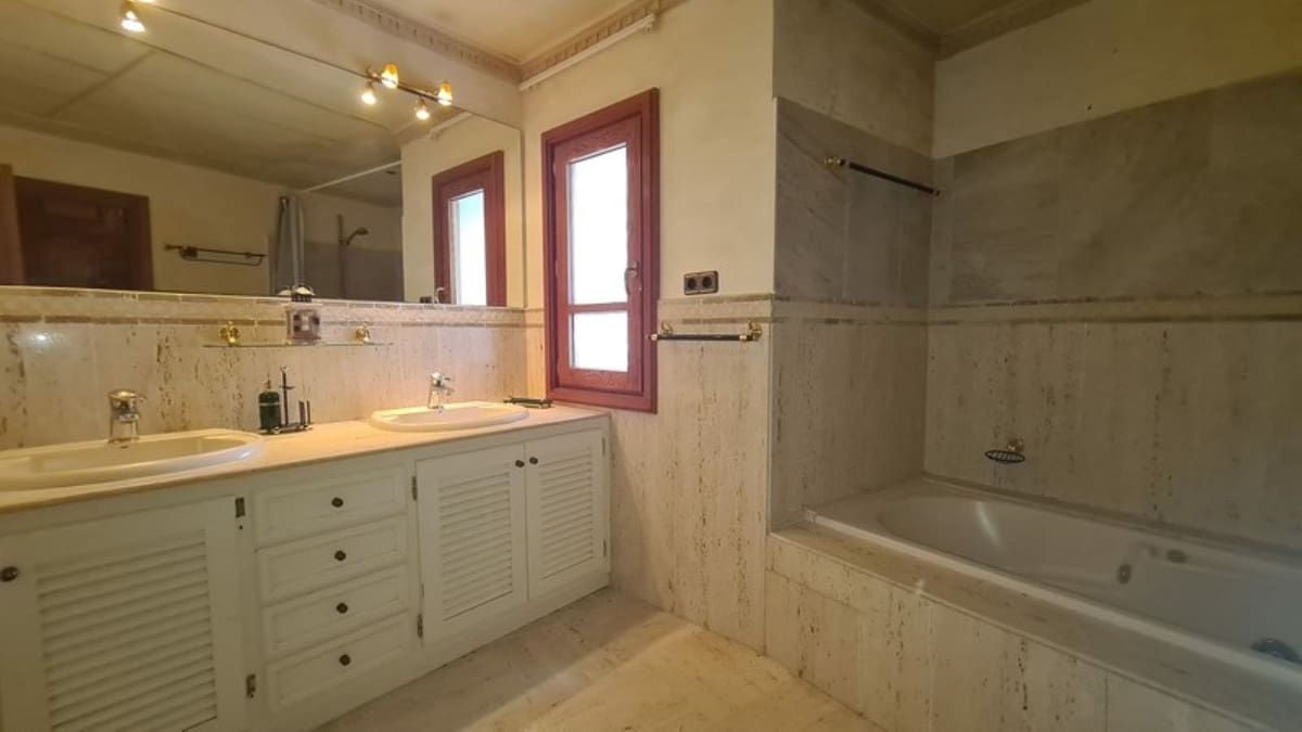 9 chambre Villa/Maison à vendre à Cabopino avec piscine garage - 3 800 000 € (Ref: 8769297)