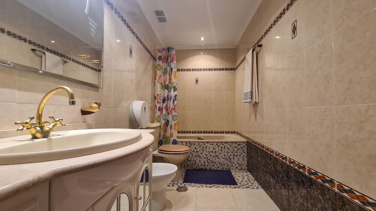 9 chambre Villa/Maison à vendre à Cabopino avec piscine garage - 3 800 000 € (Ref: 8769297)