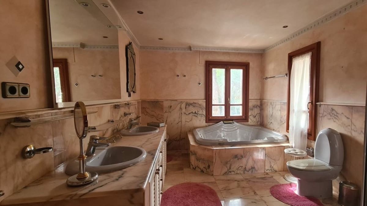 9 chambre Villa/Maison à vendre à Cabopino avec piscine garage - 3 800 000 € (Ref: 8769297)