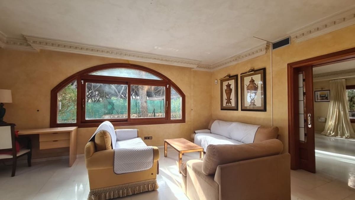 9 chambre Villa/Maison à vendre à Cabopino avec piscine garage - 3 800 000 € (Ref: 8769297)