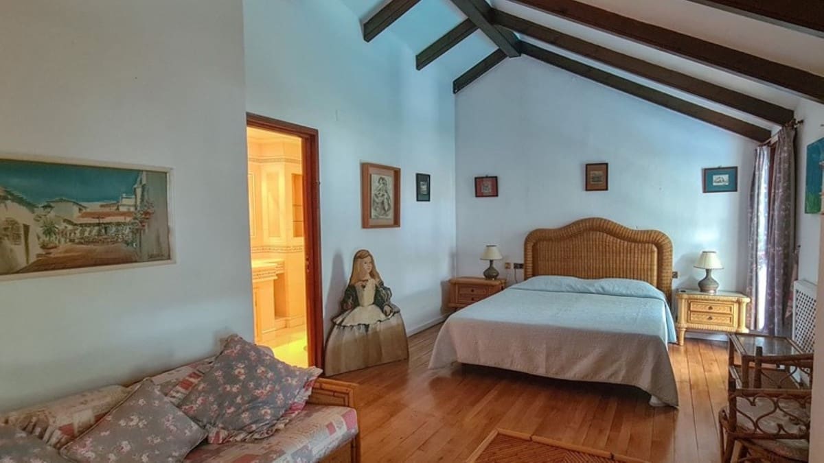 9 chambre Villa/Maison à vendre à Cabopino avec piscine garage - 3 800 000 € (Ref: 8769297)