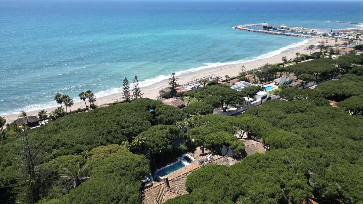 9 chambre Villa/Maison à vendre à Cabopino avec piscine garage - 3 800 000 € (Ref: 8769297)