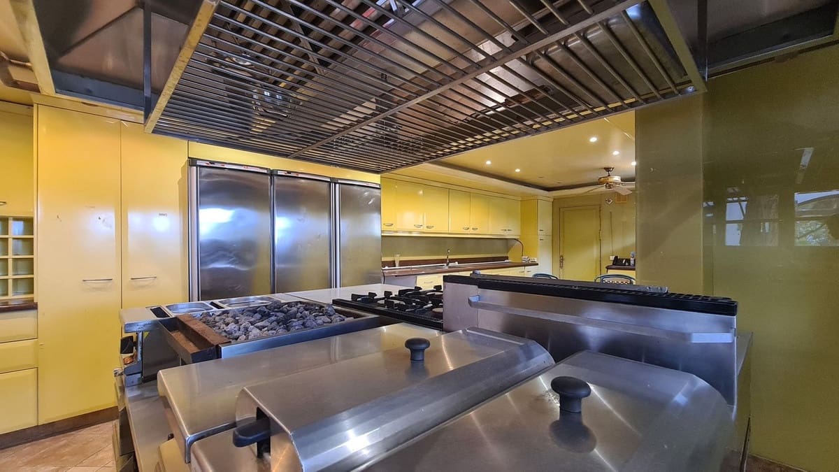 9 chambre Villa/Maison à vendre à Cabopino avec piscine garage - 3 800 000 € (Ref: 8769297)