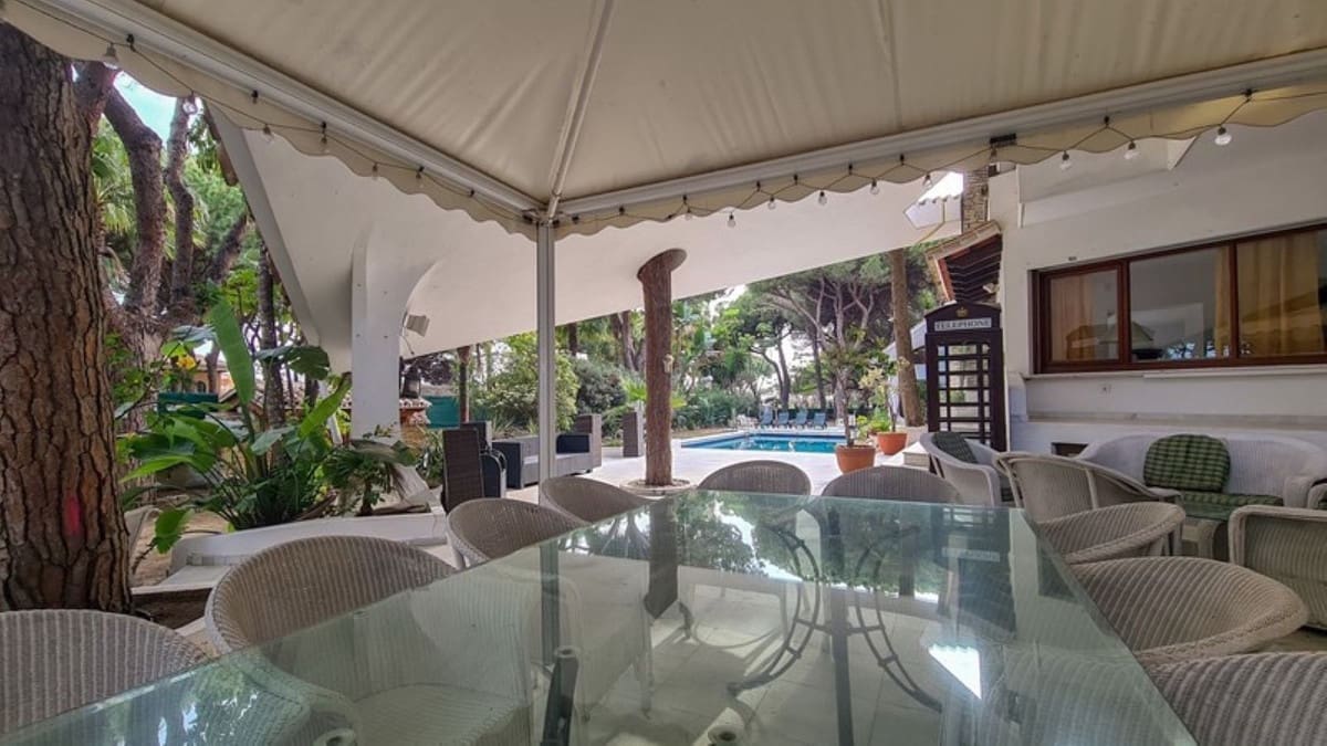 9 chambre Villa/Maison à vendre à Cabopino avec piscine garage - 3 800 000 € (Ref: 8769297)