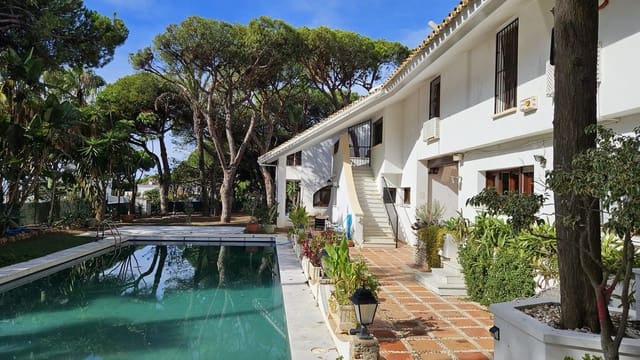 9 soveværelse Villa til salg i Cabopino, Marbella med swimmingpool garage - € 3.800.000 (Ref: 8769297)