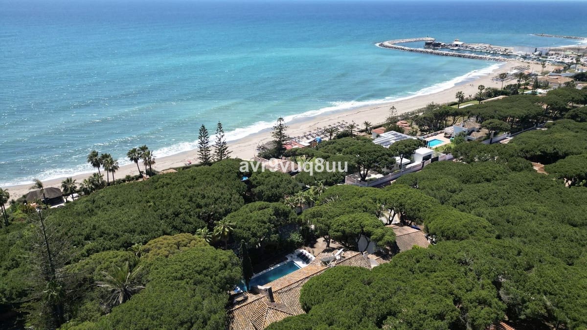 9 bedroom Villa for sale in Cabopino with pool garage - € 3,800,000 (Ref: 8769297)