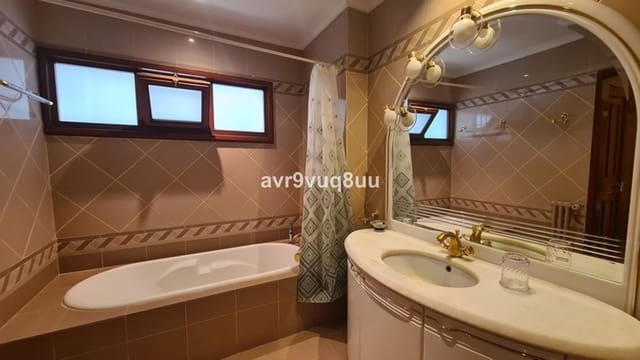 9 soveværelse Villa til salg i Cabopino, Marbella med swimmingpool garage - € 3.800.000 (Ref: 8769297)