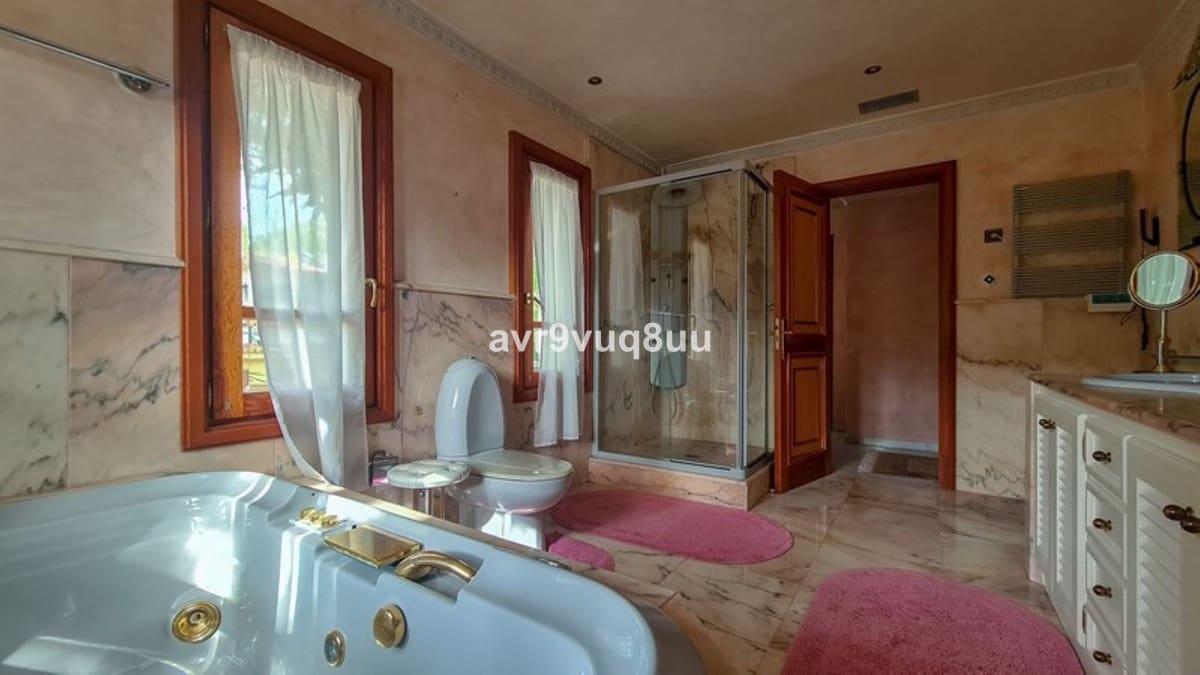 9 bedroom Villa for sale in Cabopino with pool garage - € 3,800,000 (Ref: 8769297)