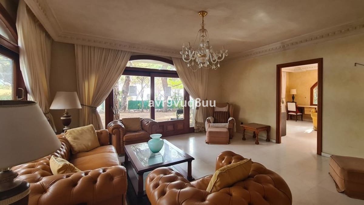 9 bedroom Villa for sale in Cabopino with pool garage - € 3,800,000 (Ref: 8769297)