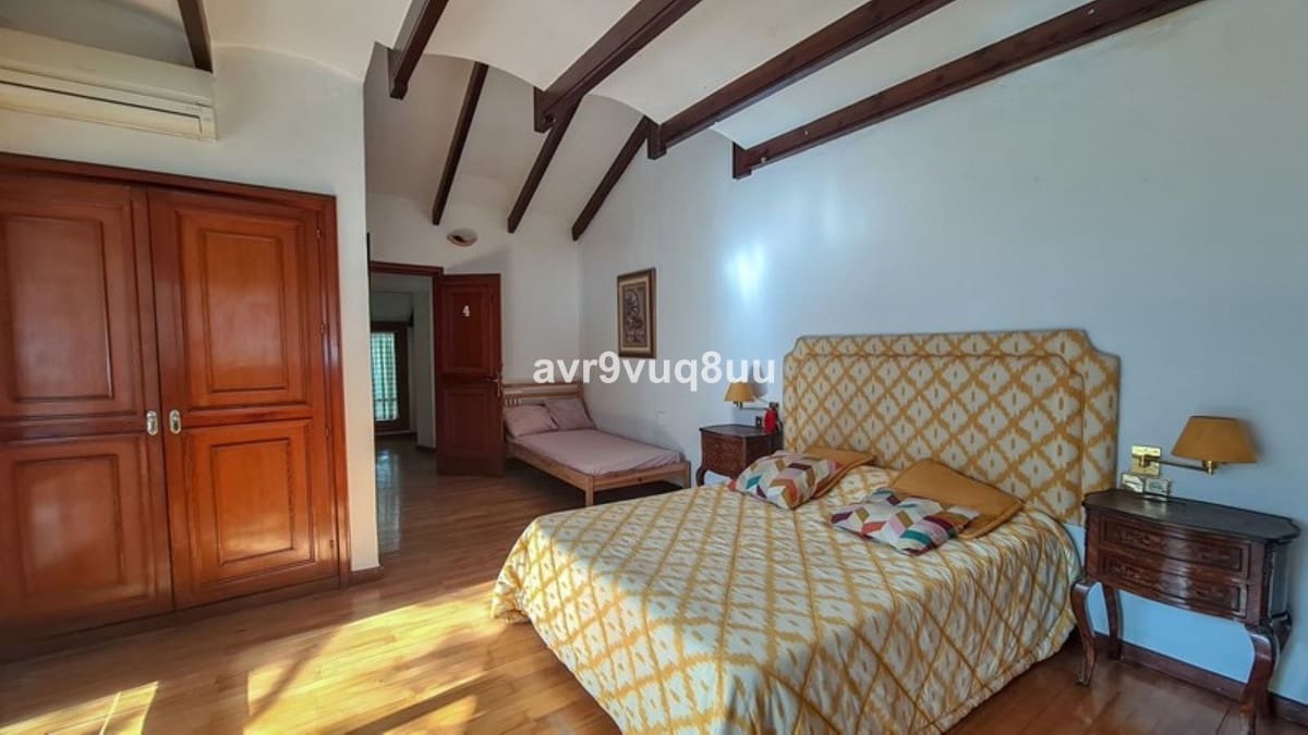 9 bedroom Villa for sale in Cabopino with pool garage - € 3,800,000 (Ref: 8769297)