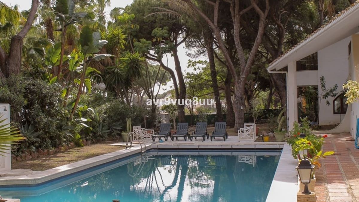 9 bedroom Villa for sale in Cabopino with pool garage - € 3,800,000 (Ref: 8769297)