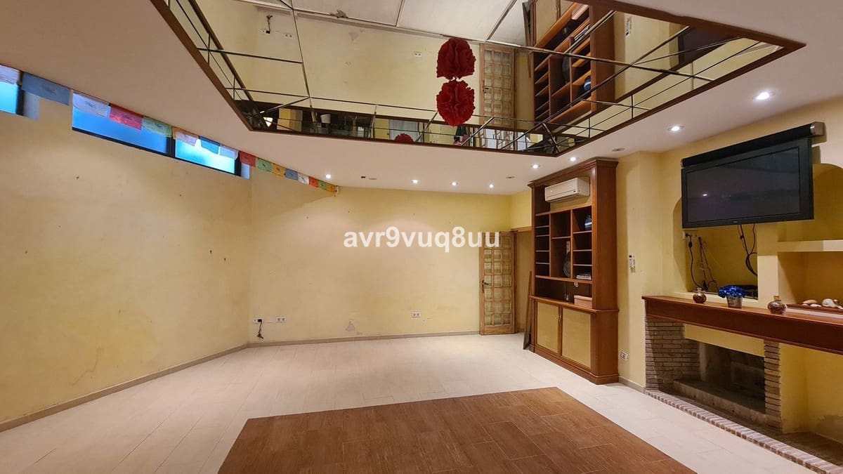 9 bedroom Villa for sale in Cabopino with pool garage - € 3,800,000 (Ref: 8769297)