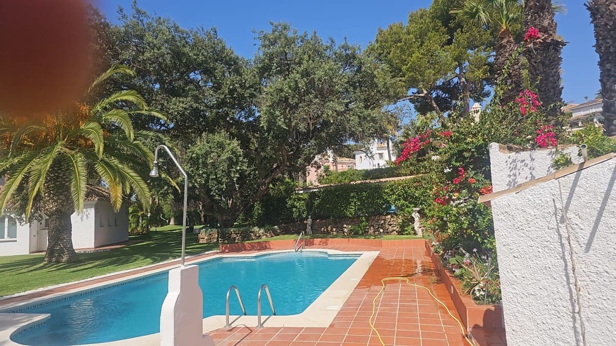 4 chambre Villa/Maison à vendre à Calahonda avec piscine garage - 899 000 € (Ref: 8780210)