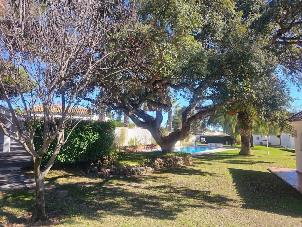 4 chambre Villa/Maison à vendre à Calahonda avec piscine garage - 899 000 € (Ref: 8780210)