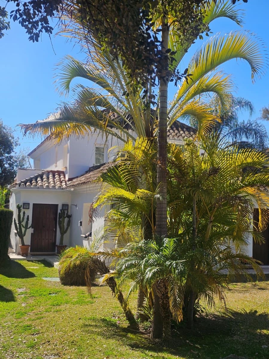 4 slaapkamer Villa te koop in Calahonda met zwembad garage - € 899.000 (Ref: 8780210)