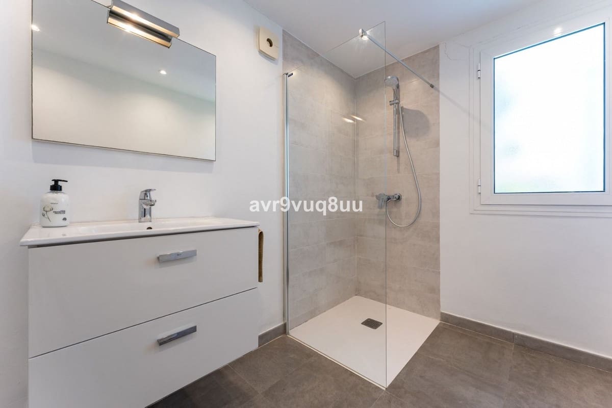 4 quarto Moradia para venda em Calahonda com piscina garagem - 899 000 € (Ref: 8780210)