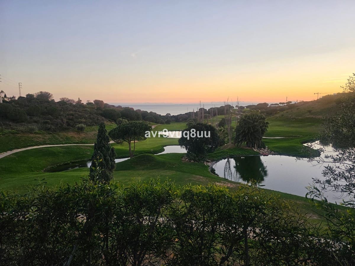 4 quarto Moradia para venda em Calahonda com piscina garagem - 899 000 € (Ref: 8780210)
