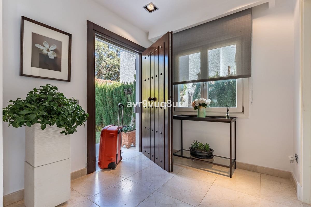 4 quarto Moradia para venda em Calahonda com piscina garagem - 899 000 € (Ref: 8780210)