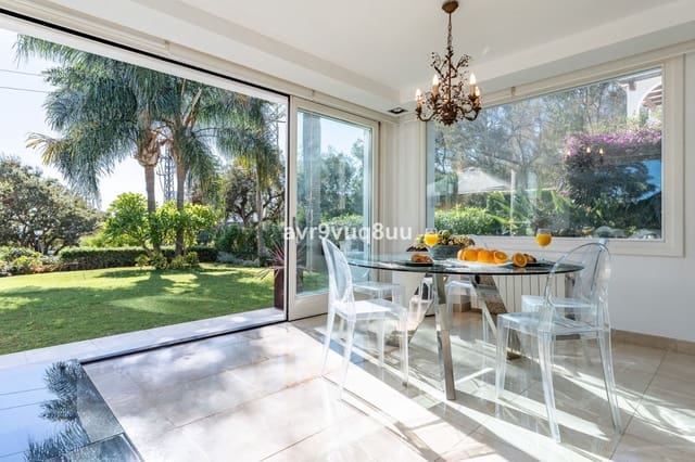 4 chambre Villa/Maison à vendre à Calahonda, Mijas avec piscine garage - 899 000 € (Ref: 8780210)