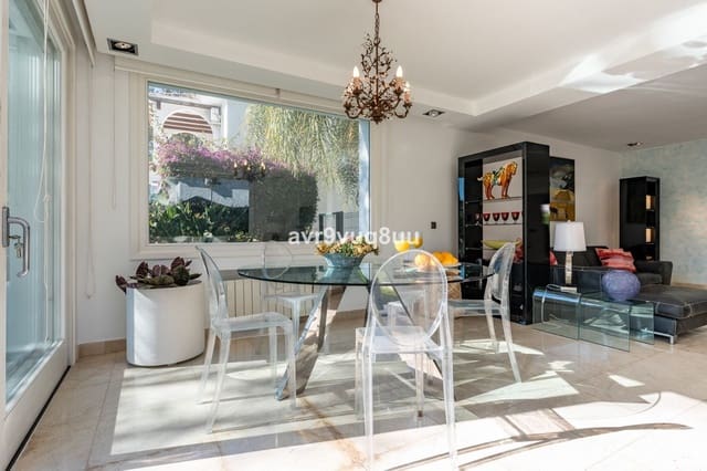 Chalet de 4 habitaciones en Calahonda, Mijas en venta con piscina garaje - 899.000 € (Ref: 8780210)