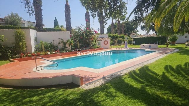 Chalet de 4 habitaciones en Calahonda, Mijas en venta con piscina garaje - 899.000 € (Ref: 8780210)