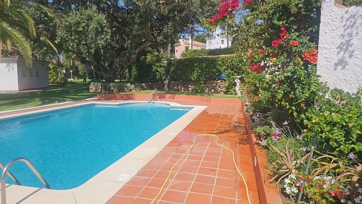 4 soveværelse Villa til salg i Calahonda med swimmingpool garage - € 899.000 (Ref: 8780210)