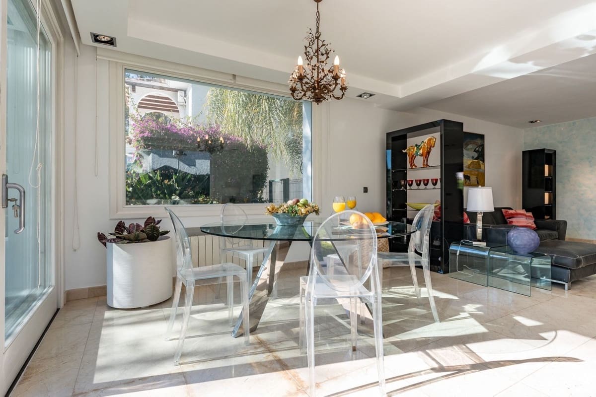 4 soveværelse Villa til salg i Calahonda med swimmingpool garage - € 899.000 (Ref: 8780210)