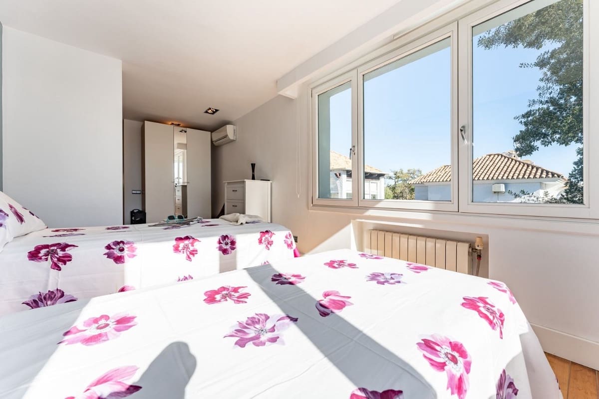4 soveværelse Villa til salg i Calahonda med swimmingpool garage - € 899.000 (Ref: 8780210)
