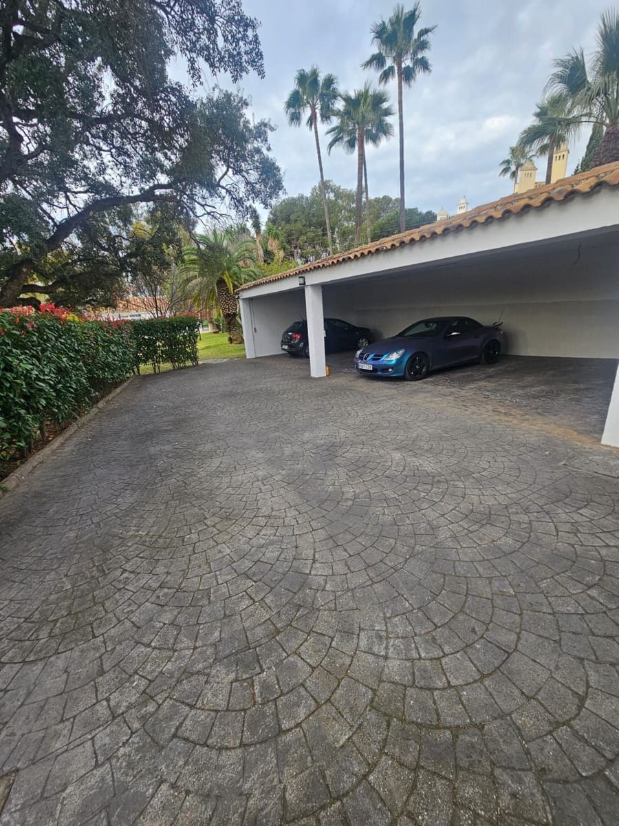4 soveværelse Villa til salg i Calahonda med swimmingpool garage - € 899.000 (Ref: 8780210)