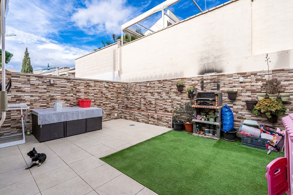 4 chambre Villa/Maison Semi-Mitoyenne à vendre à Mijas Costa avec piscine garage - 420 000 € (Ref: 8882311)