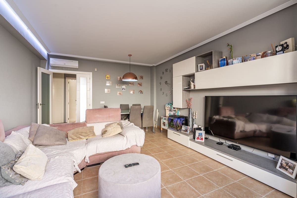 4 chambre Villa/Maison Semi-Mitoyenne à vendre à Mijas Costa avec piscine garage - 420 000 € (Ref: 8882311)