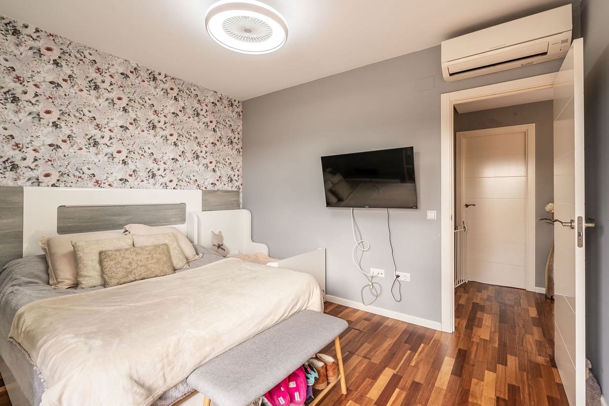 4 chambre Villa/Maison Semi-Mitoyenne à vendre à Mijas Costa avec piscine garage - 420 000 € (Ref: 8882311)