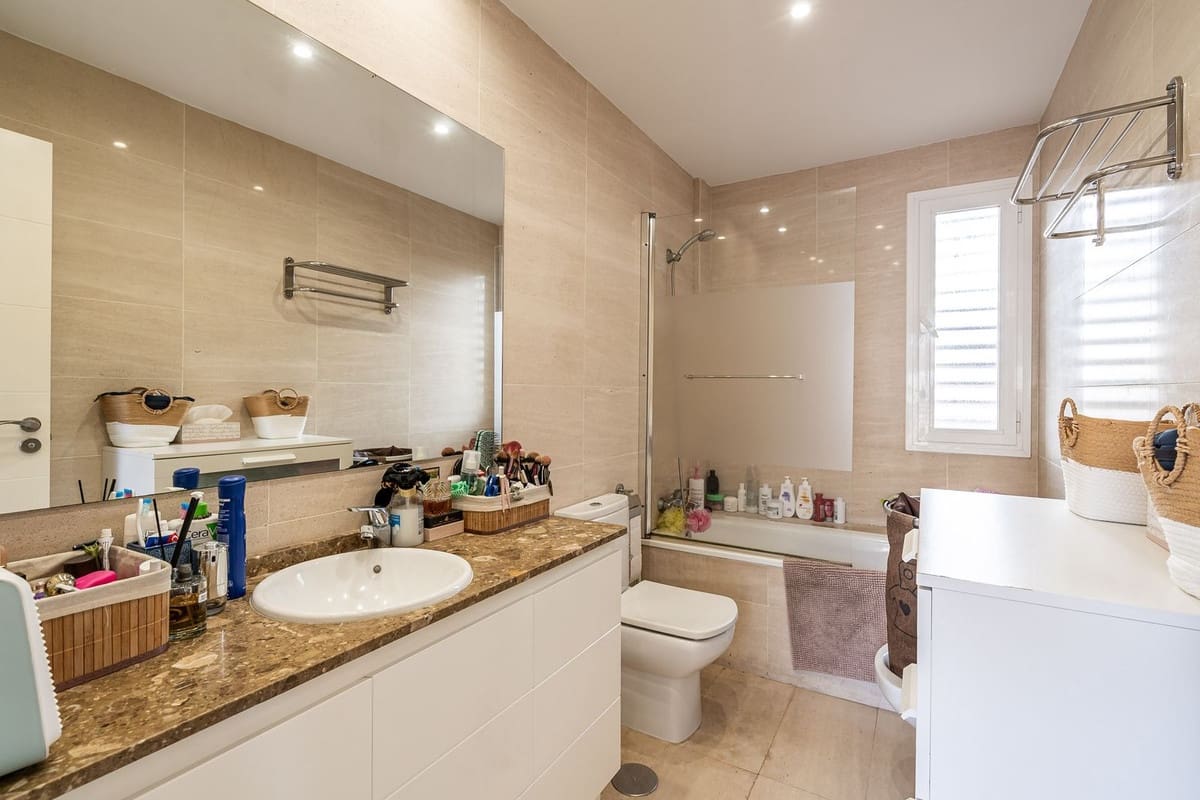 4 chambre Villa/Maison Semi-Mitoyenne à vendre à Mijas Costa avec piscine garage - 420 000 € (Ref: 8882311)