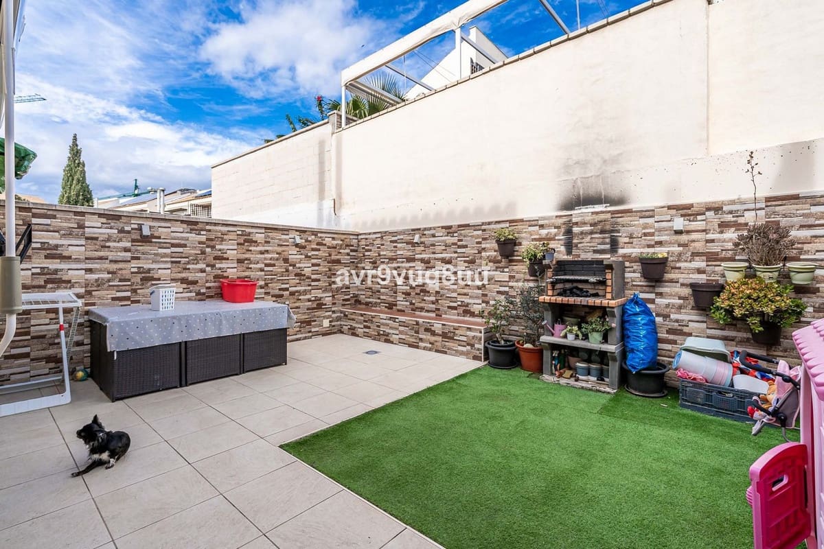 4 bedroom Semi-detached Villa for sale in Mijas Costa with pool garage - € 420,000 (Ref: 8882311)