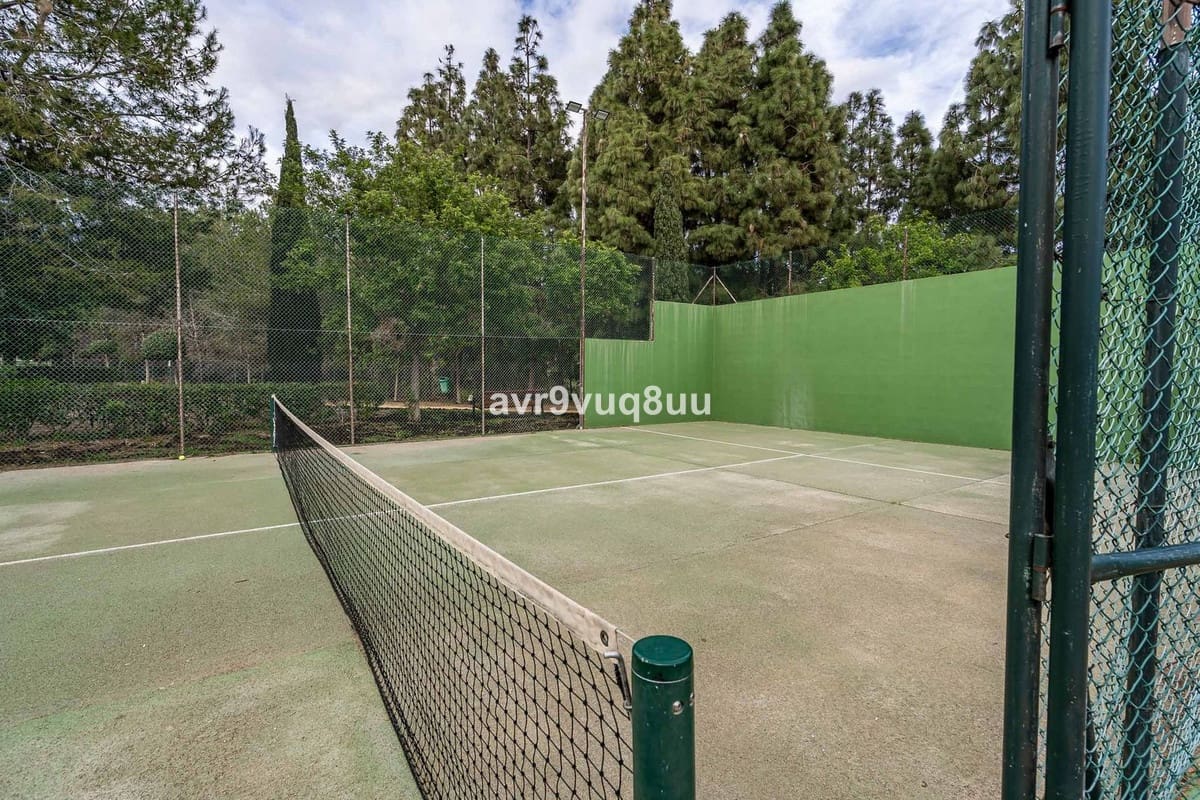 4 bedroom Semi-detached Villa for sale in Mijas Costa with pool garage - € 420,000 (Ref: 8882311)