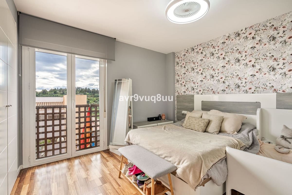 Pareado de 4 habitaciones en Mijas Costa en venta con piscina garaje - 420.000 € (Ref: 8882311)