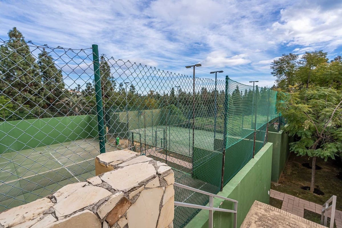 4 makuuhuone Paritalo myytävänä paikassa Mijas Costa mukana uima-altaan 
autotalli - 420 000 € (Ref: 8882311)