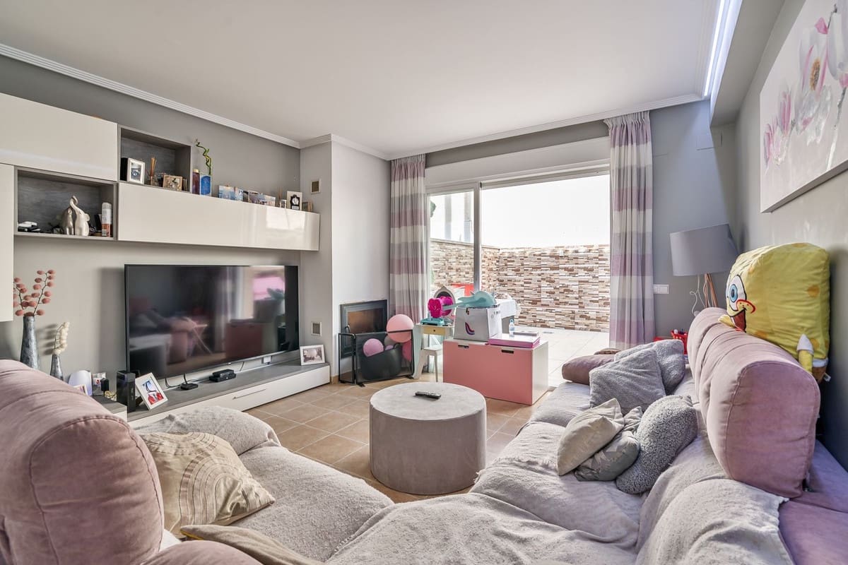 4 sypialnia Dom blizniak na sprzedaż w Mijas Costa z basenem garażem - 420 000 € (Ref: 8882311)