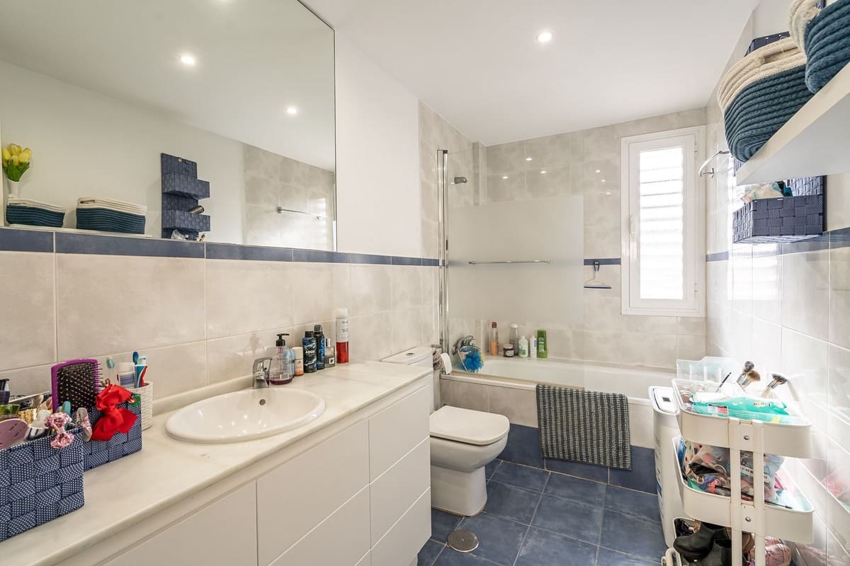 4 sypialnia Dom blizniak na sprzedaż w Mijas Costa z basenem garażem - 420 000 € (Ref: 8882311)