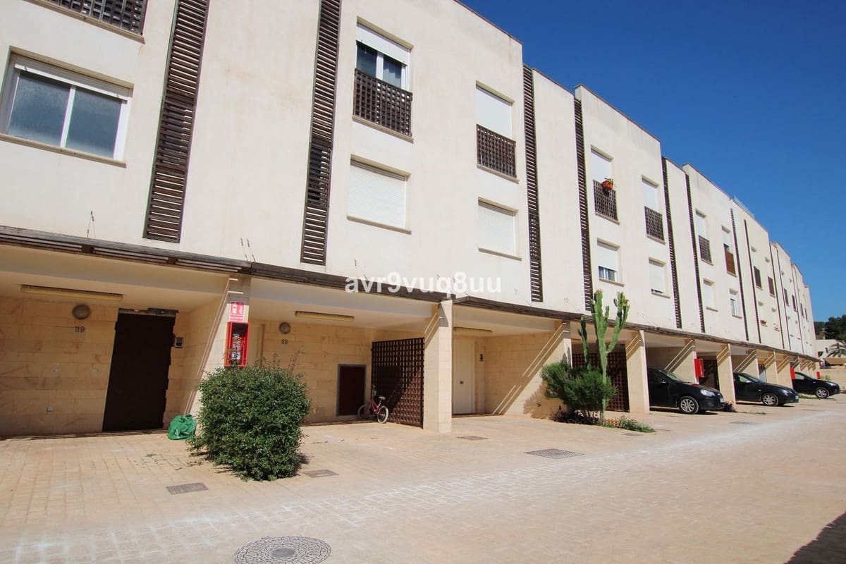 4 bedroom Semi-detached Villa for sale in Mijas Costa with pool garage - € 420,000 (Ref: 8882311)