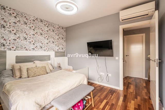 4 soveværelse Semi-Rækkehus til salg i Mijas Costa, Mijas med swimmingpool garage - € 420.000 (Ref: 8882311)
