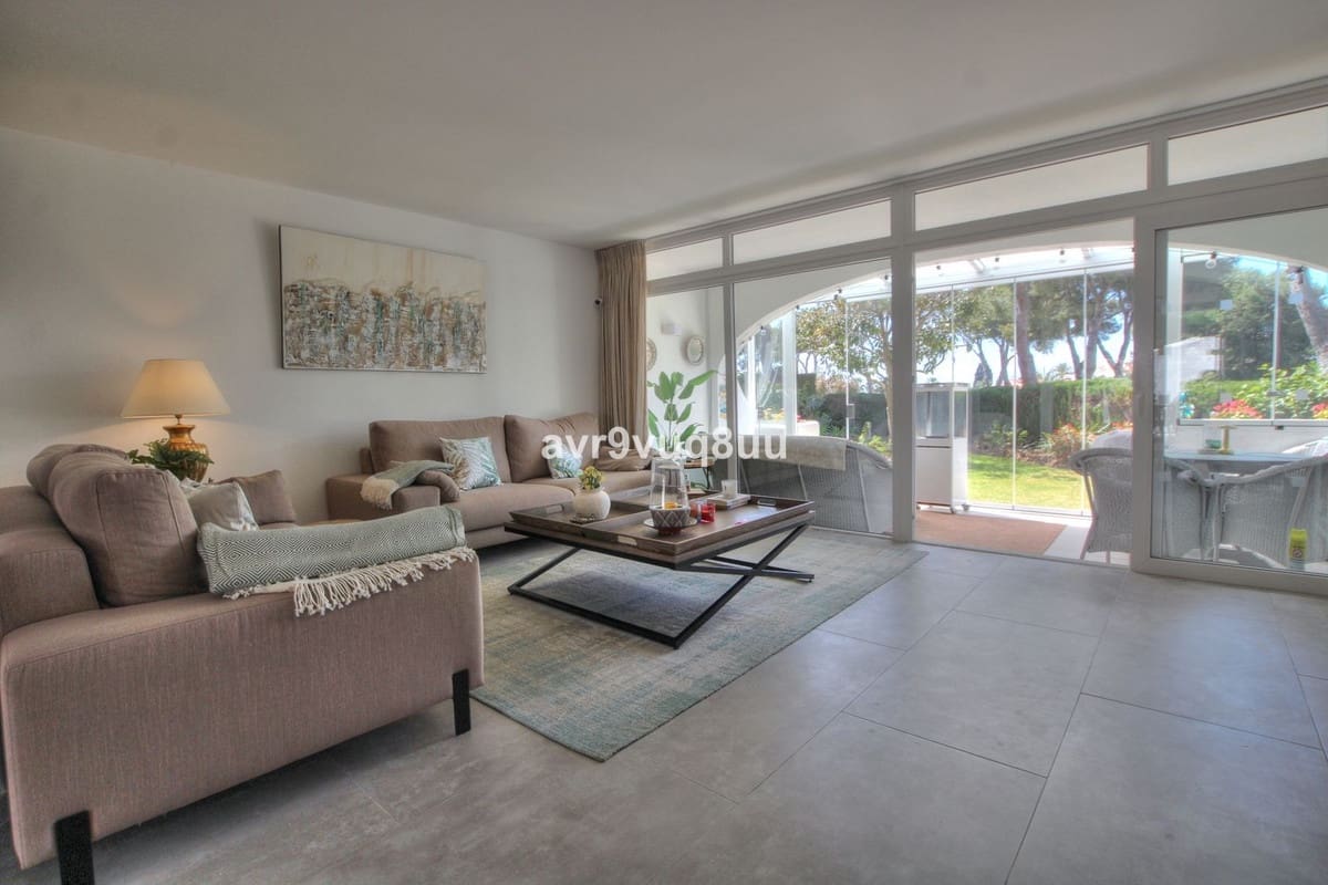 3 bedroom Semi-detached Villa for sale in Miraflores with pool garage - € 599,950 (Ref: 8904013)