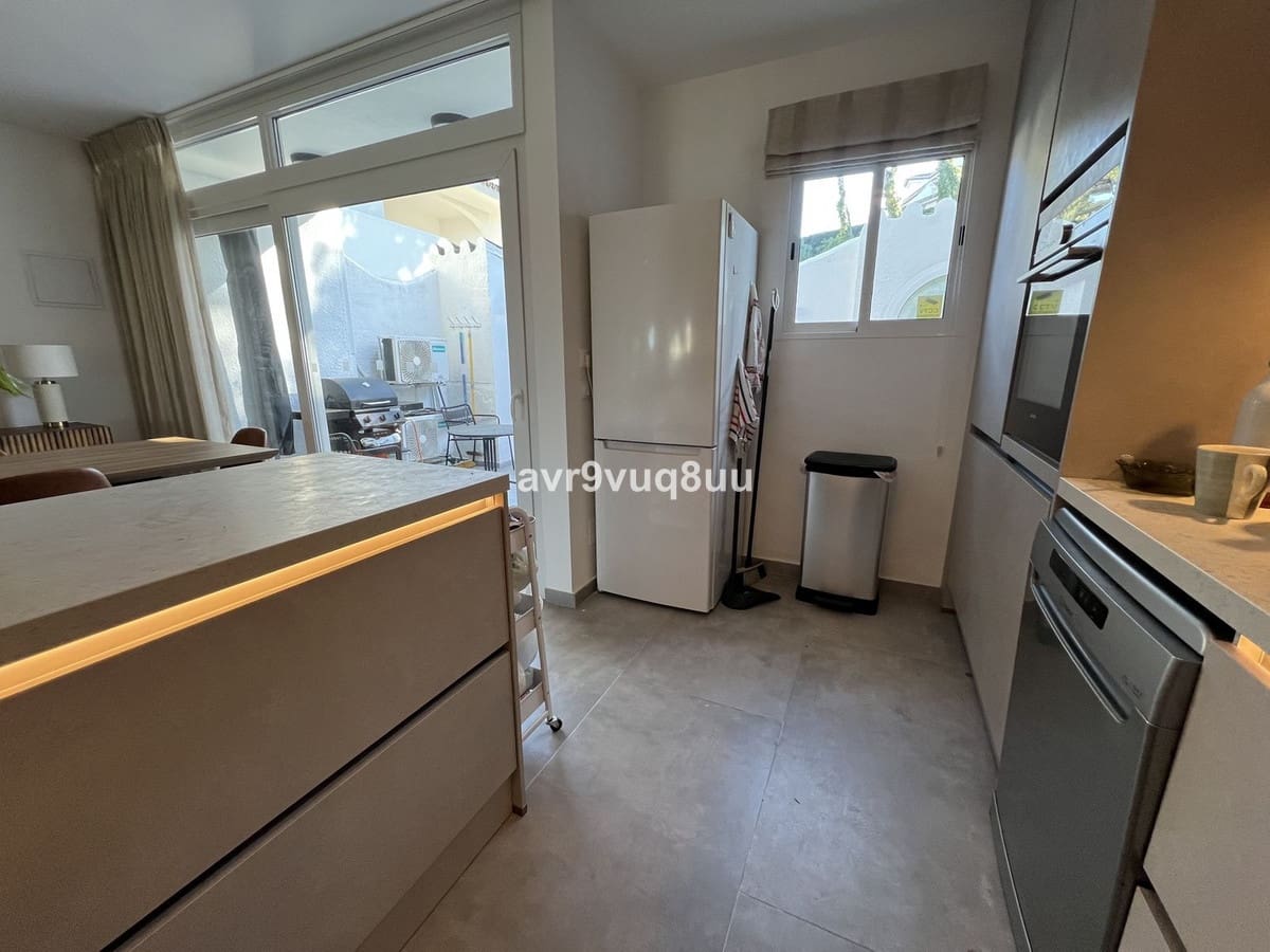 3 bedroom Semi-detached Villa for sale in Miraflores with pool garage - € 599,950 (Ref: 8904013)