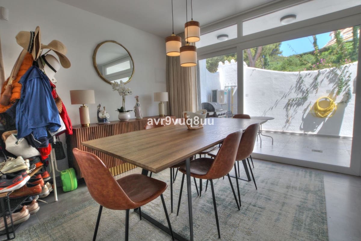 3 bedroom Semi-detached Villa for sale in Miraflores with pool garage - € 599,950 (Ref: 8904013)