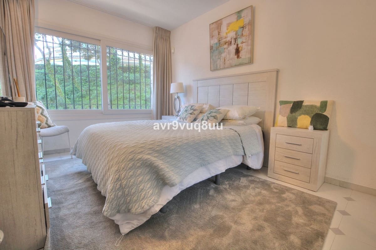 3 bedroom Semi-detached Villa for sale in Miraflores with pool garage - € 599,950 (Ref: 8904013)