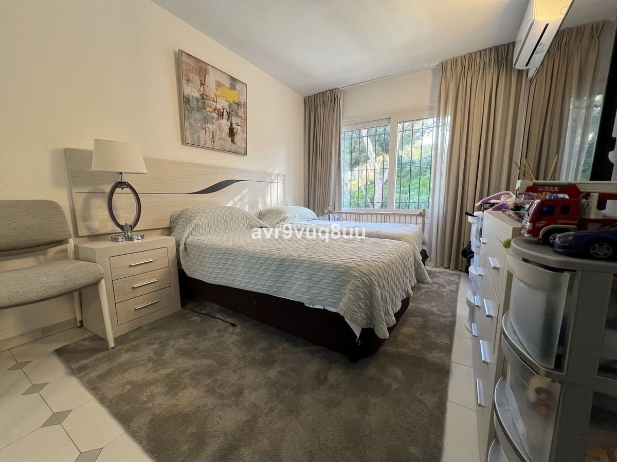 3 bedroom Semi-detached Villa for sale in Miraflores with pool garage - € 599,950 (Ref: 8904013)