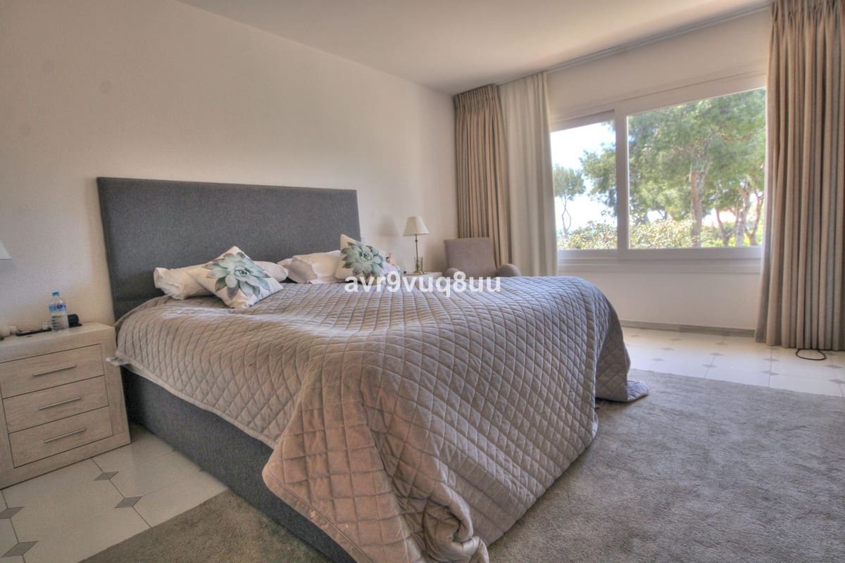 3 bedroom Semi-detached Villa for sale in Miraflores with pool garage - € 599,950 (Ref: 8904013)