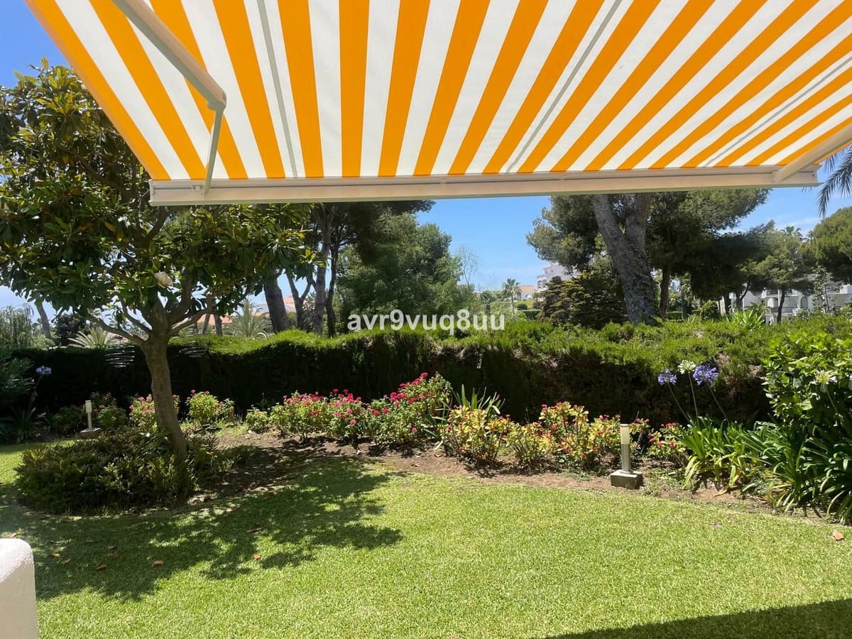 3 bedroom Semi-detached Villa for sale in Miraflores with pool garage - € 599,950 (Ref: 8904013)